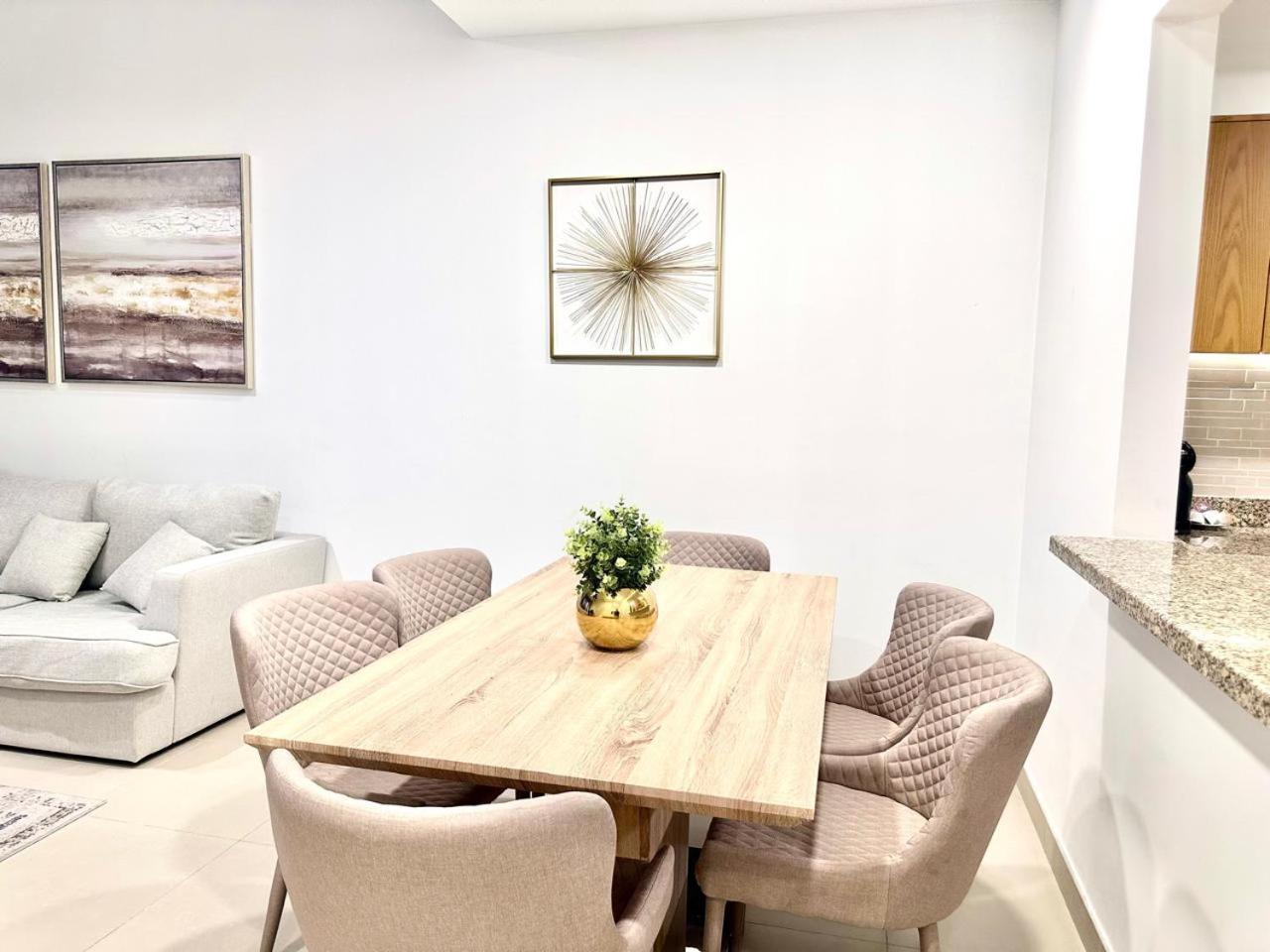 Dreams Wake Up To The Burj Khalifa Apartment