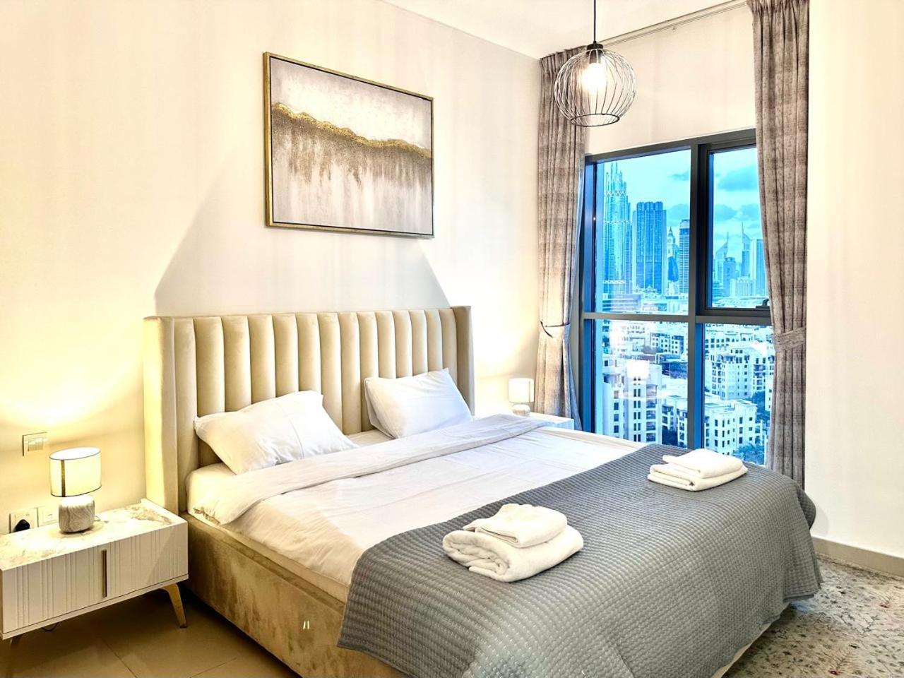 Dreams Wake Up To The Burj Khalifa