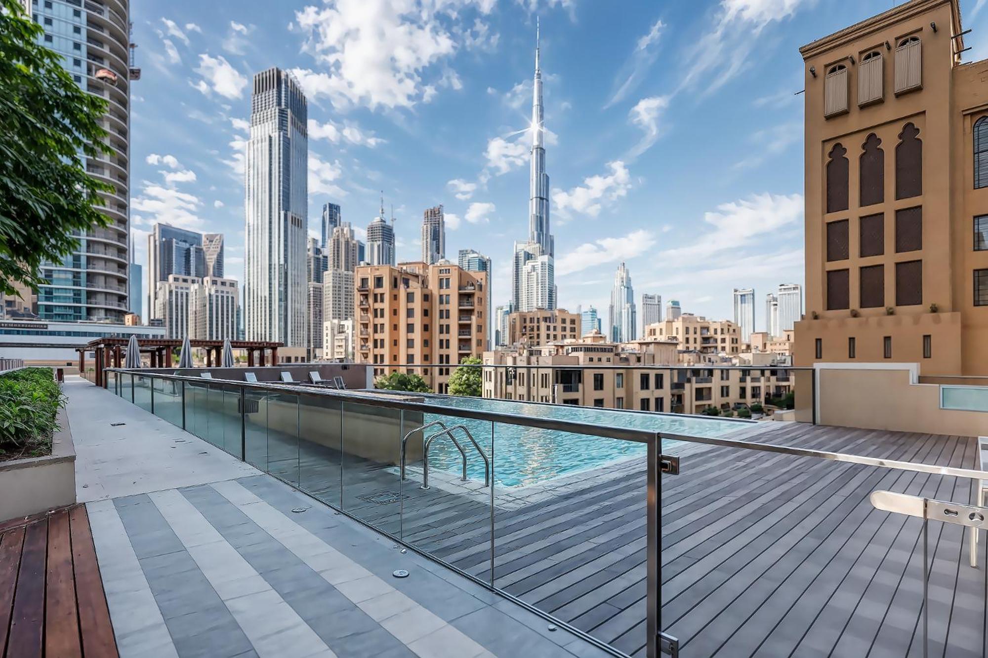 Apartment Dreams Wake Up To The Burj Khalifa Dubai