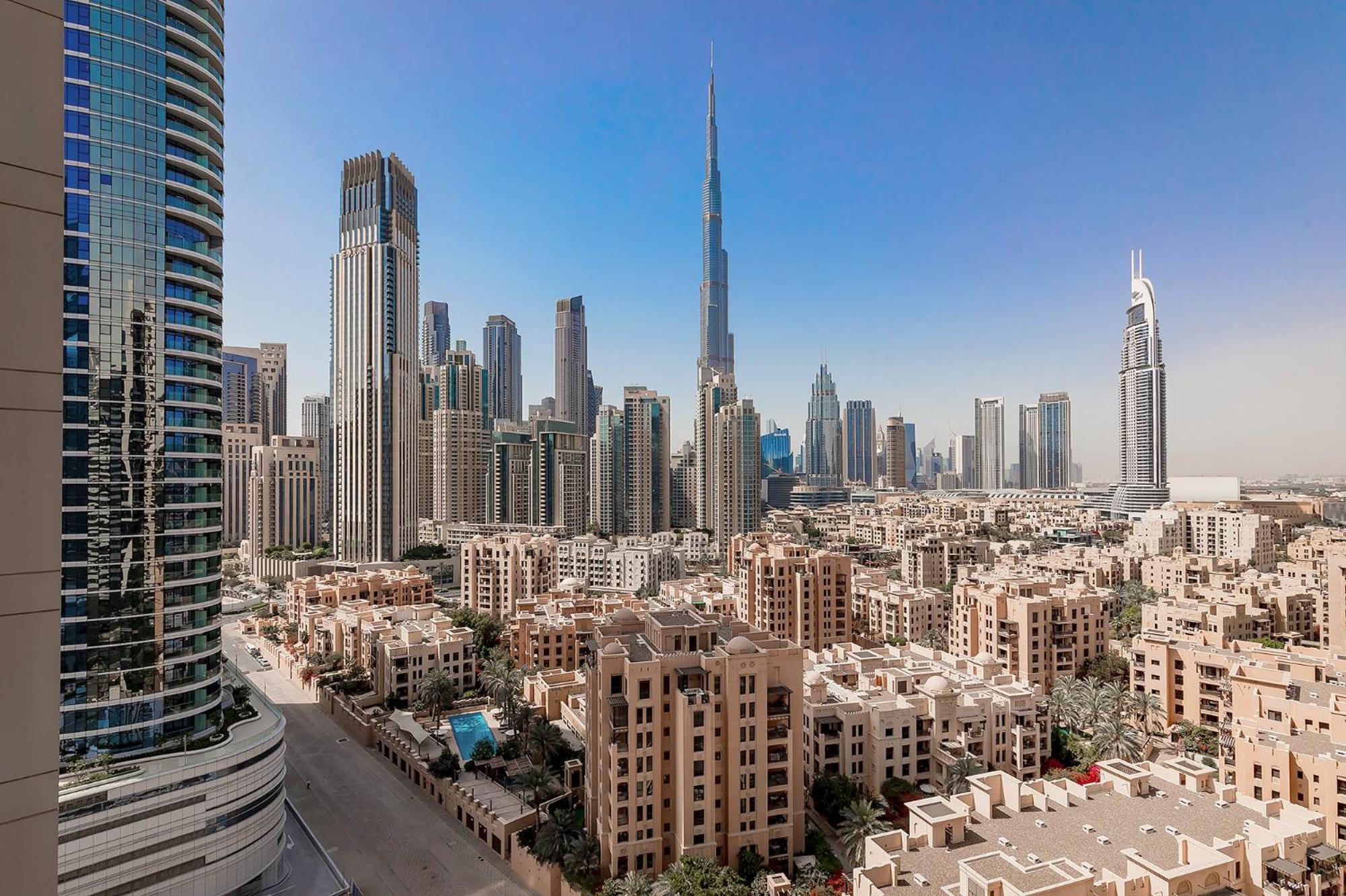 Apartment Dreams Wake Up To The Burj Khalifa