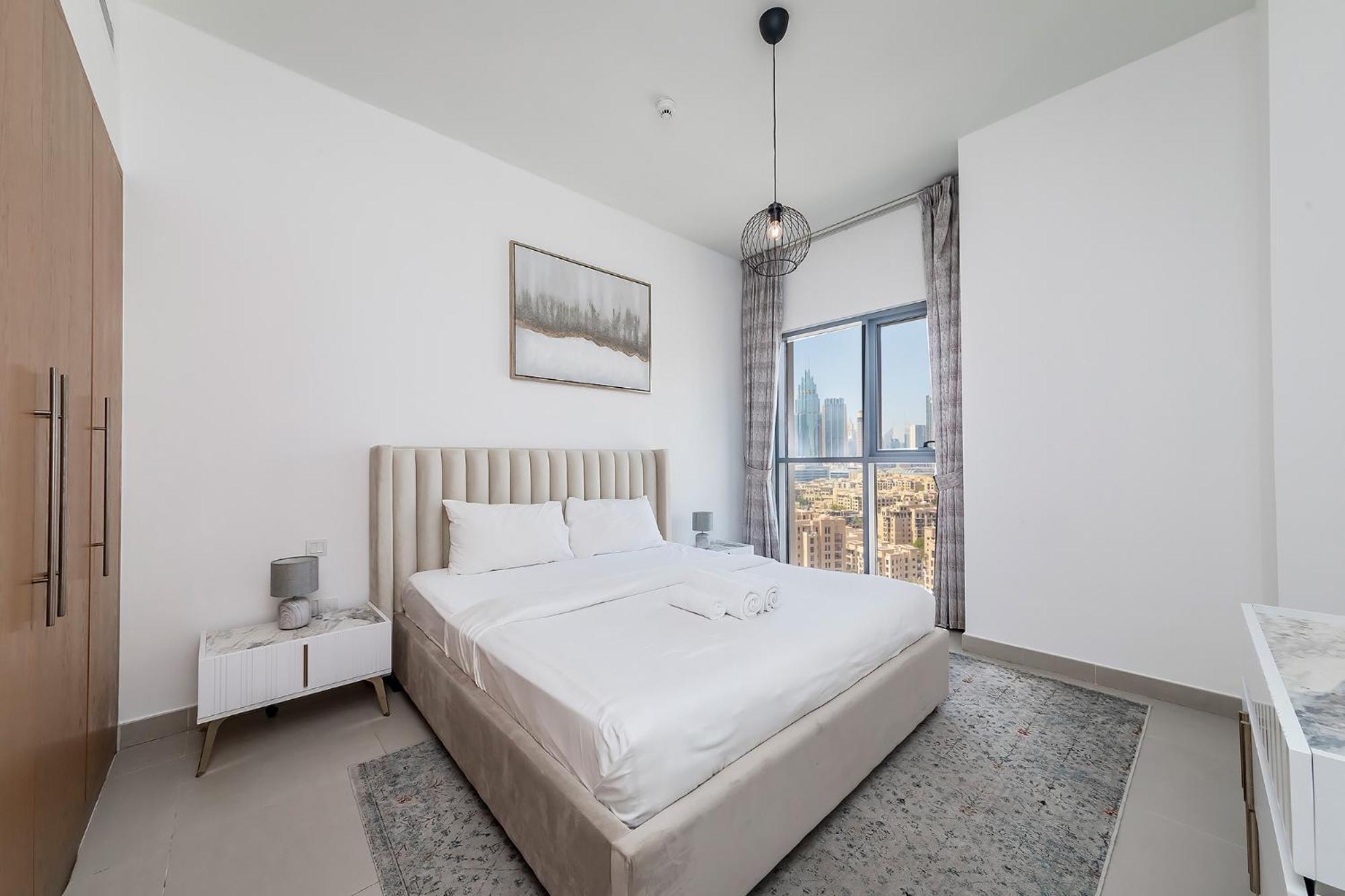Apartment Dreams Wake Up To The Burj Khalifa