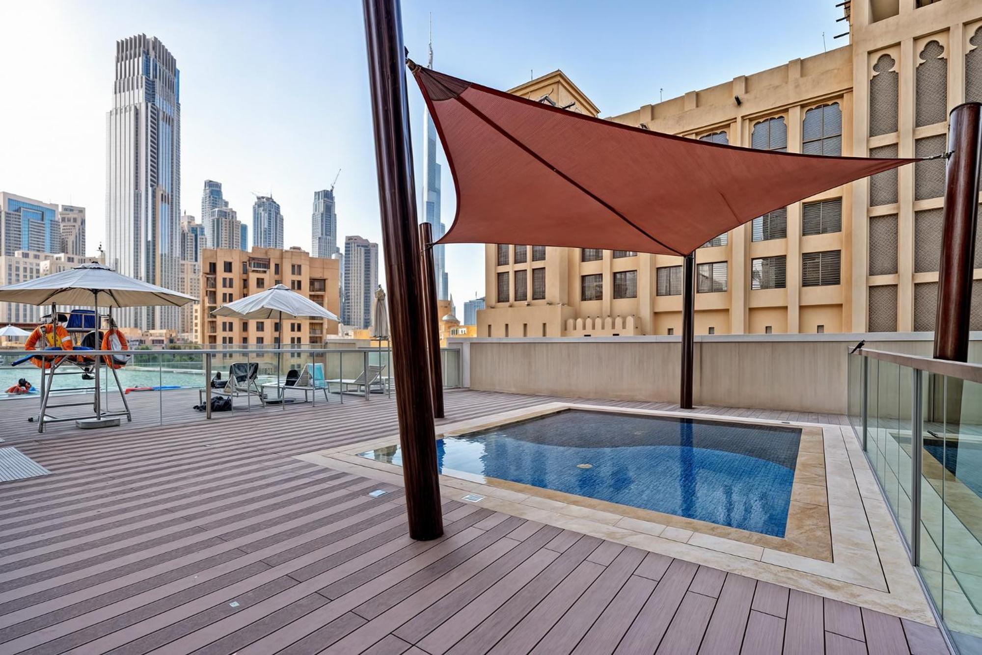Apartment Dreams Wake Up To The Burj Khalifa Dubai