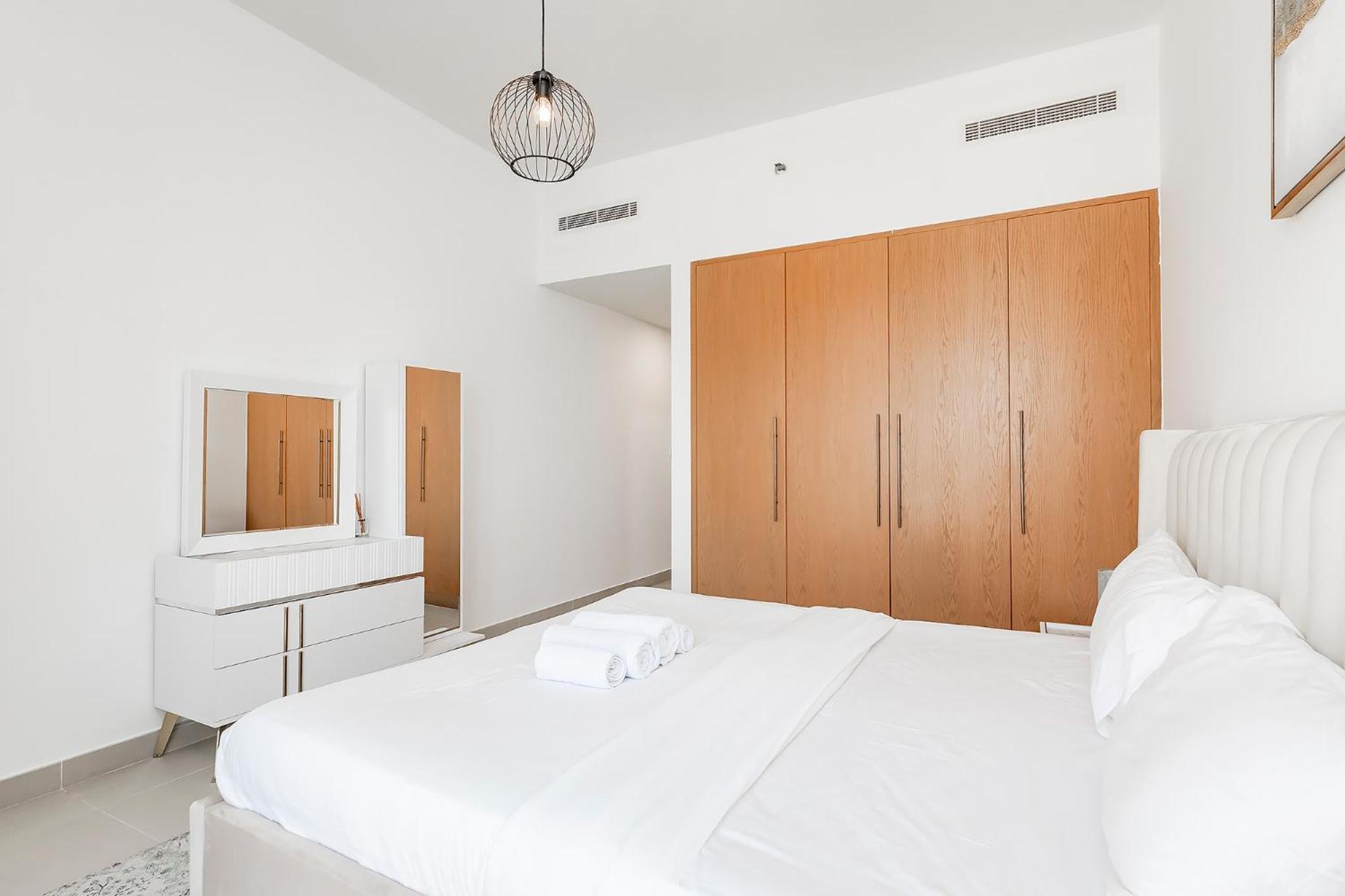 Apartment Dreams Wake Up To The Burj Khalifa