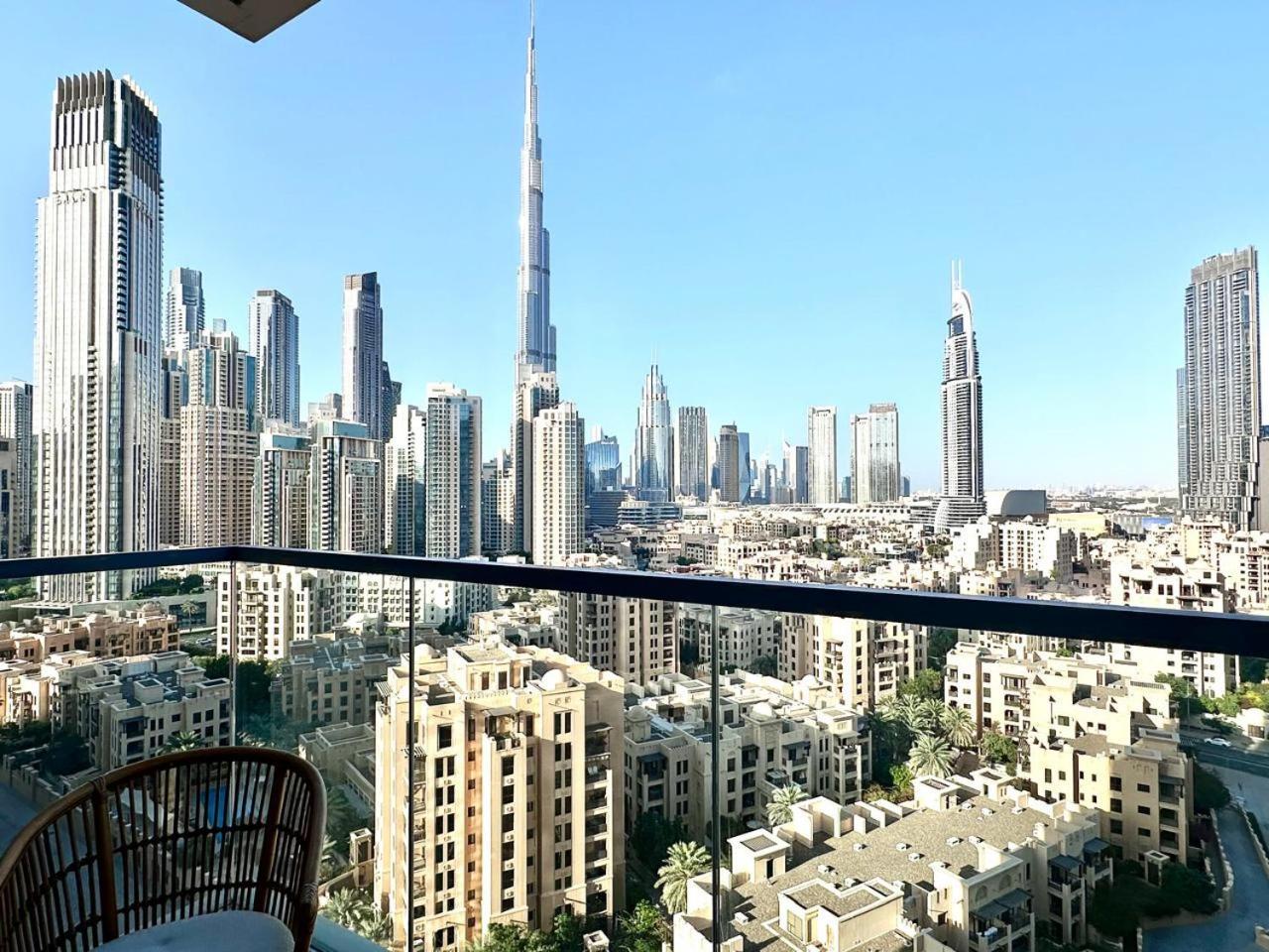Dreams Wake Up To The Burj Khalifa *